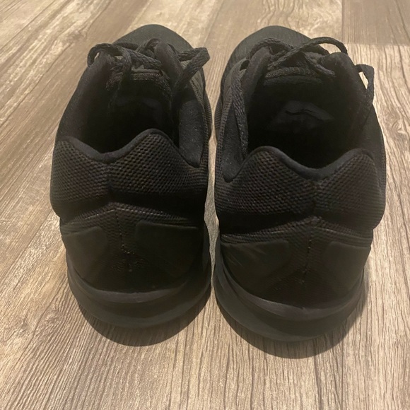 Nike Running Shoe - Picture 2 of 5